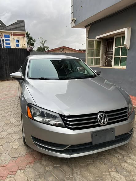 A picture of Volkswagen passat 2013 toks