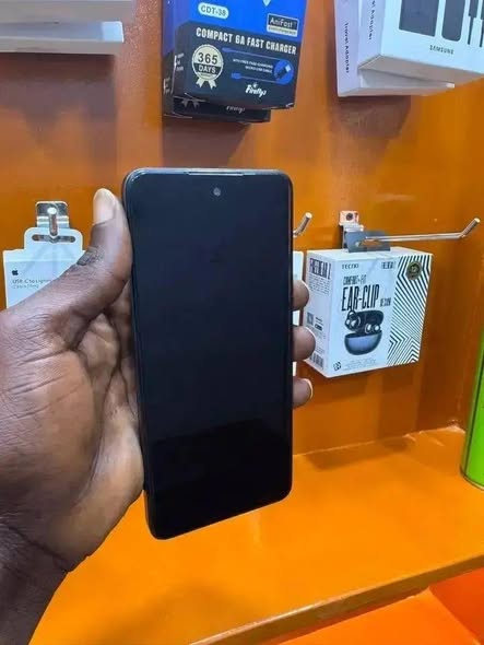A picture of Tecno spark 10 gb 128