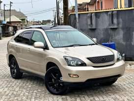 A picture of Foreign Used 2006 Rx330