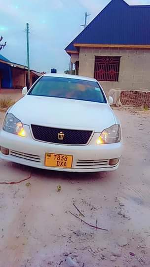 A picture of Toyota crown