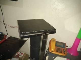 A picture of A 32 frameless TV with inbuilt decoder together with Atenner