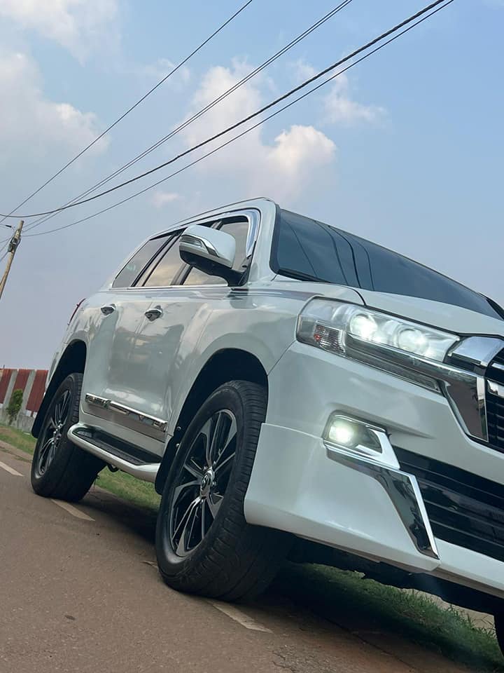 A picture of LAND CRUISER V8 GX R 2019 SSD PLATES 