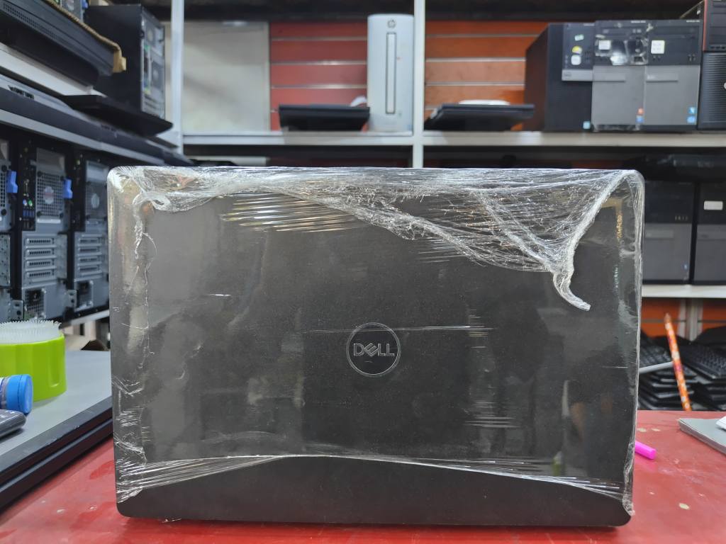A picture of PATA DELL LAPTOP RAM 8GB SSD 256GB I5 G8 KWA