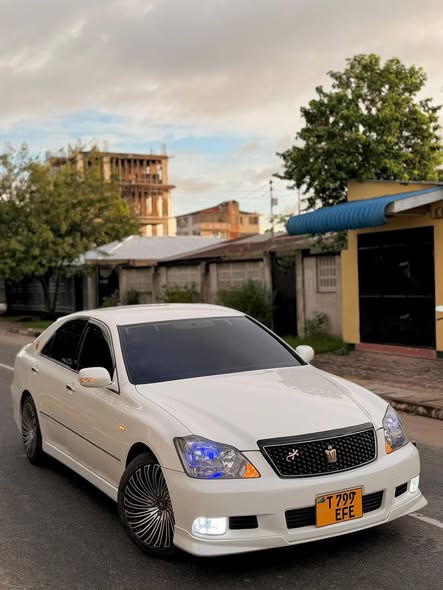 A picture of Toyota Crown Athlete