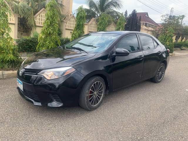 A picture of Distress Direct Belgium 2016 Toyota Corolla with excellent Condition and