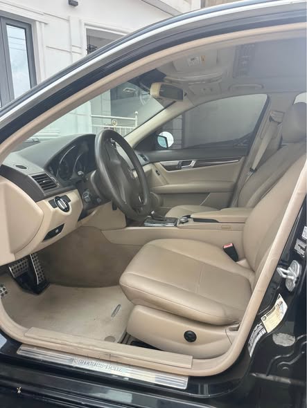 A picture of 2010 Mercedes Benz C300 Registered