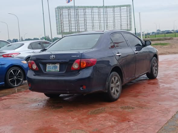 A picture of TOYOTA COROLA 2008