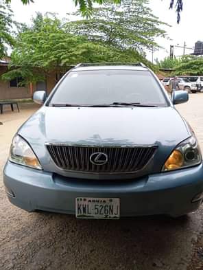 A picture of Very sound 2005 Lexus RX330 Car is in pristine condition
