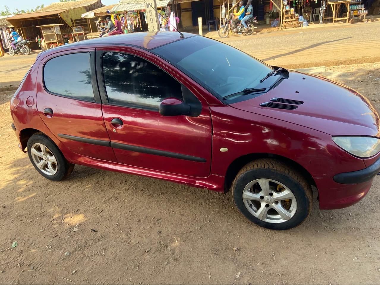 A picture of Peugeot 206