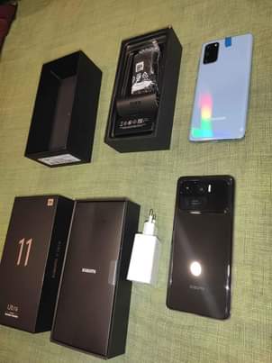 A picture of IPhone 7 xhaomi 11ultra Samsung s20 