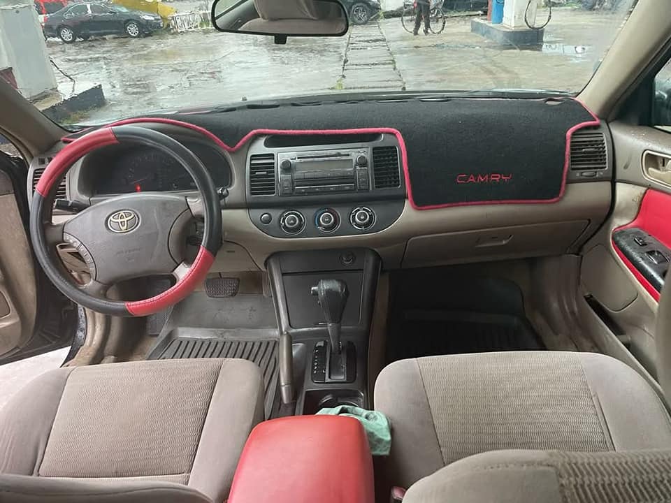 A picture of Toyota Camry big daddy08118466882