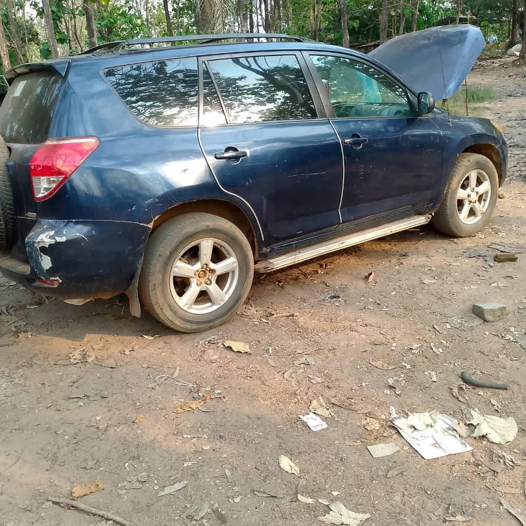 A picture of Toyota Rav4 08 first body pan