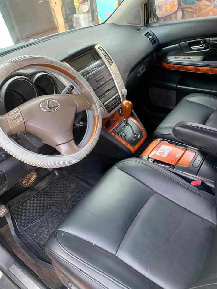 A picture of RX 330