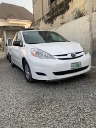 A picture of Super Awoof Awoof Good Deal Registered Toyota Sienna LE 2006