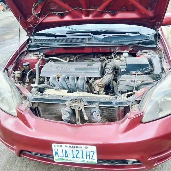 A picture of Toyota matrix 2004