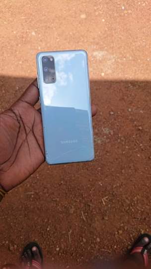 A picture of Samsung S20