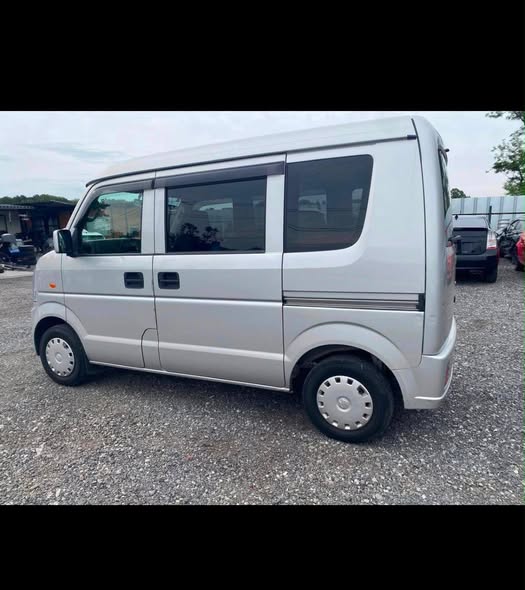 A picture of 2014 model Suzuki Wagon