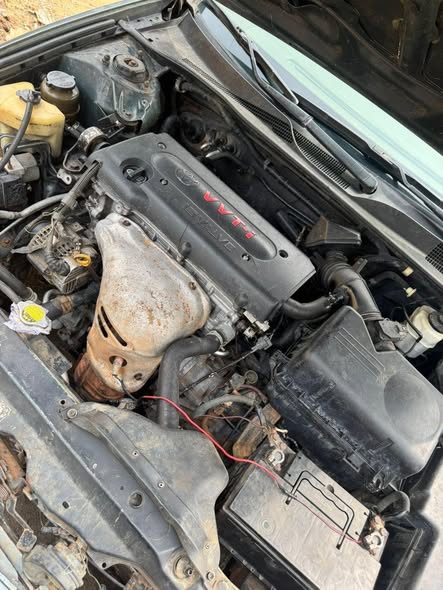A picture of Toyota Camry 04 08077706407