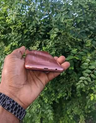A picture of Samsung A04e