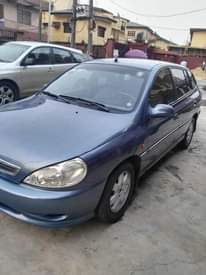 A picture of Kia rio 2004