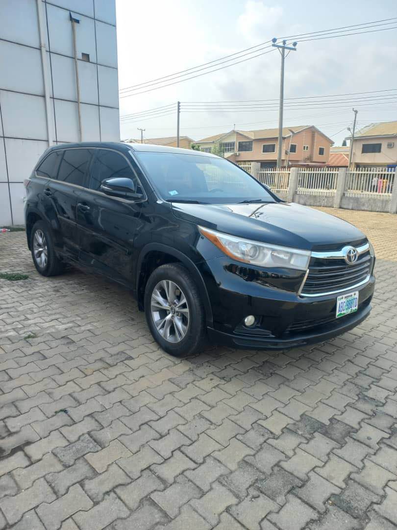 A picture of Belgium grade 2016 highlander clean firstbody sweet untempared engine 4