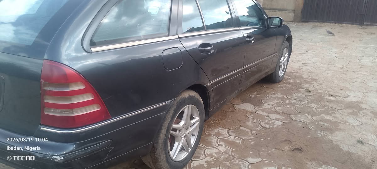 A picture of Mercedes Benz wagon c230 compressor