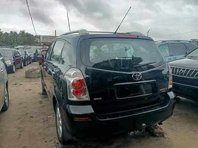 A picture of URGENT BUYERS 09030318568 CLEAN Toyota Corolla verso Year 2010 Model