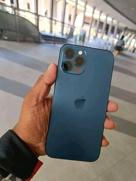 A picture of Iphone 12 pro max 256gb 100bh Openline All workings No