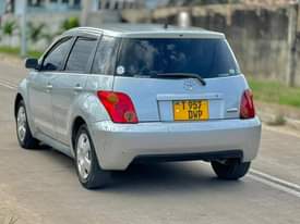 A picture of TOYOTA IST 0785672221