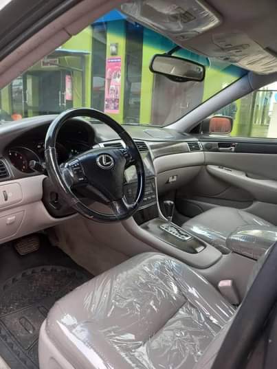 A picture of JUST ARRIVED FOREIGN USED 2004 LEXUS ES330 ACCIDENT FREE CATALYST