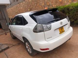 A picture of Toyota Harrier