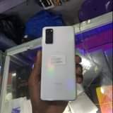 A picture of Samsung Galaxy S20 in good condition on sale at 680