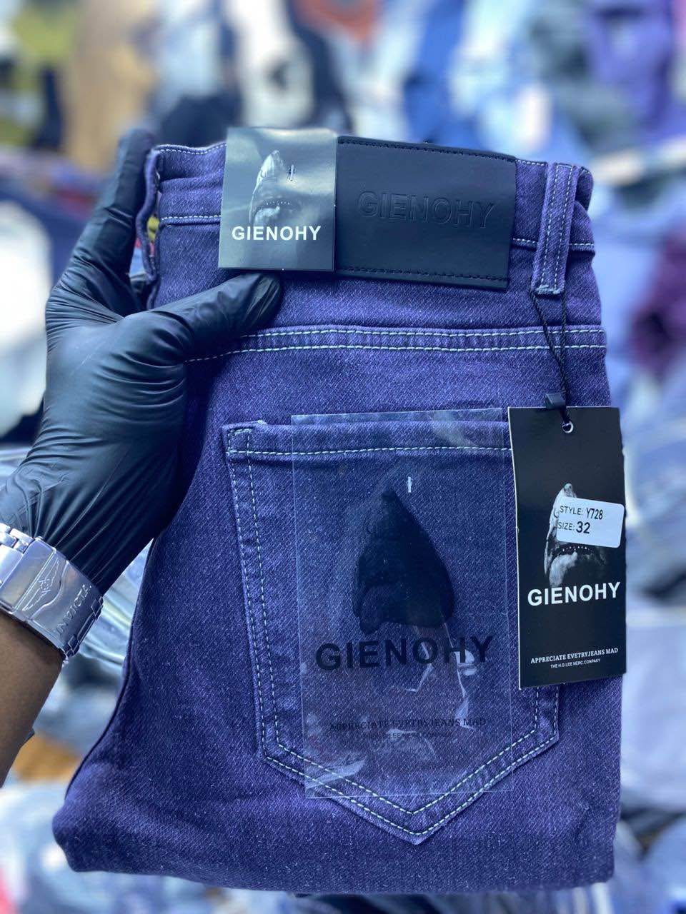 A picture of Geansy original Azipauki wala kuchuja piga cm uletewe popote 0687040712