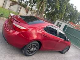 A picture of 2015 Corolla LE is Neatly flashed on First body with