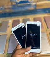 A picture of Vivo y55 gb64 ram4 Bei 90 000 Original phone Risiti