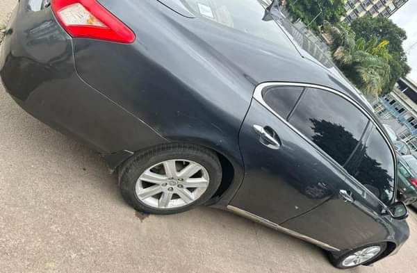 A picture of Good deal Clean 2009 upgraded to 2016 Lexus Es350 with