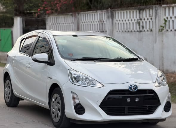 A picture of 2016 Toyota aqua hybrid