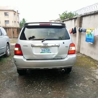 A picture of Toyota highlander 2007 hybrid