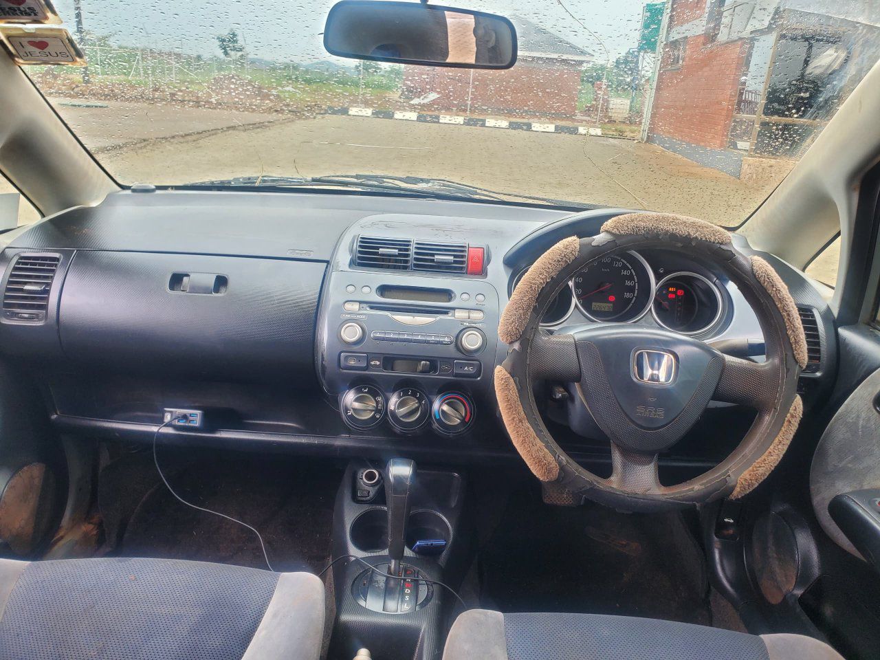 A picture of Usd 4500 HONDA FIT OLD SHAPE NEW ENGINE NEW GEARBOX