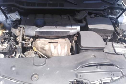 A picture of 2011 Toyota camry xle full option