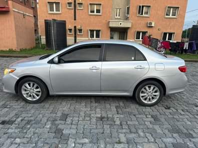 A picture of wow This is pristine clean Tokubo standard Toyota Corolla 2010
