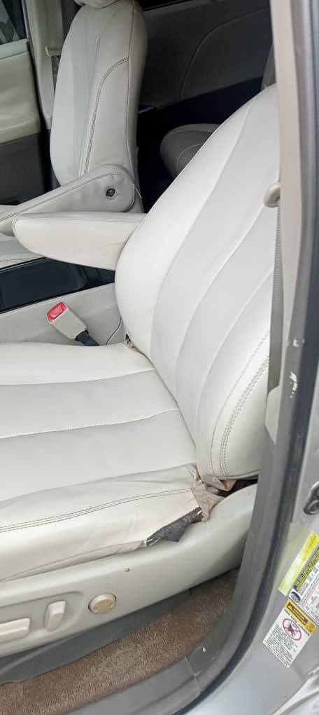 A picture of 2013 Toyota sienna tokumbo
