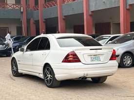 A picture of SUPER CLEAN MERCEDES BENZ C32 AMG