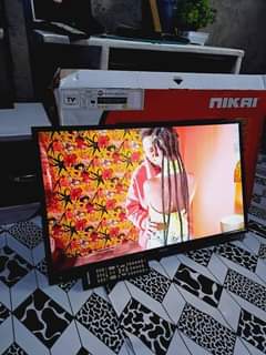 A picture of NAUZA TV NCHI 32 BEI 200 000 TU 0658019567