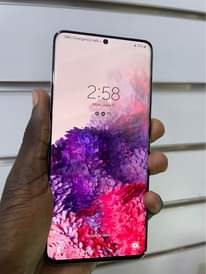 A picture of Samsung s20 128gb 12gb ram clean no dots 580k WhatsApp