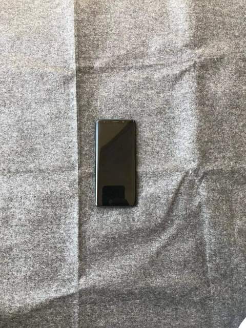 A picture of Samsung s9.