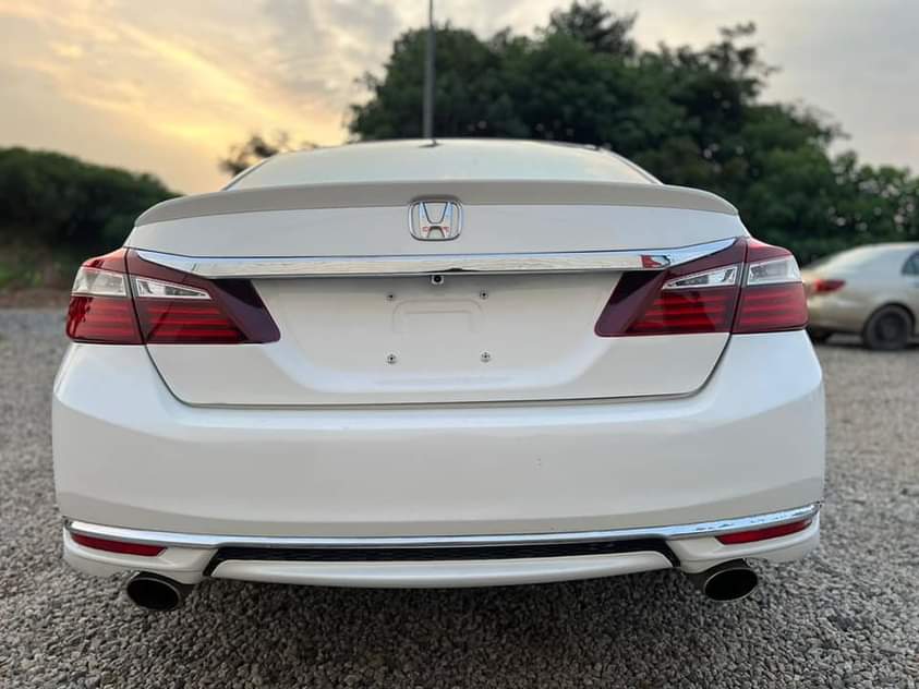 A picture of UNREGISTERRD 2016 HONDA ACCORD SPORT