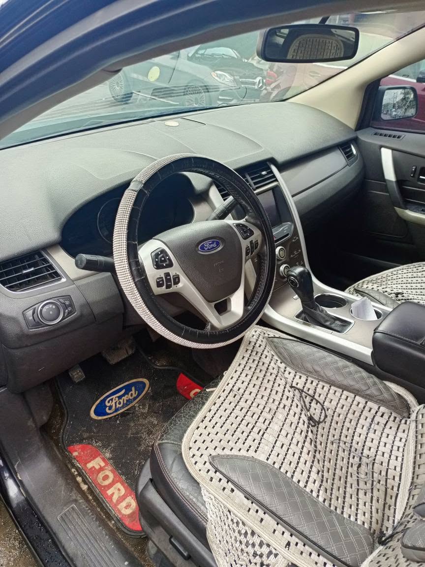 A picture of 2013 FORD EDGE