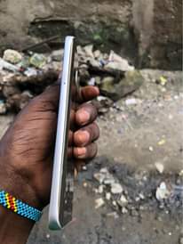 A picture of Samsung note 5