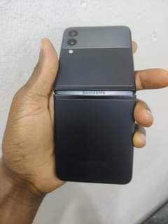 A picture of Samsung Galaxy flip 3 5G 2 1m